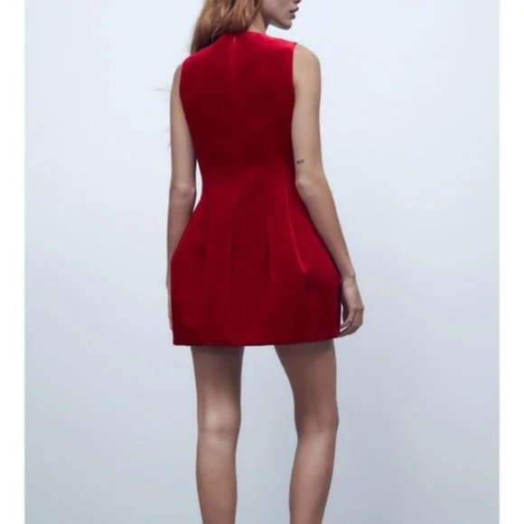 ZARA Voluminous Red Velvet Dress - Picture 7 of 9